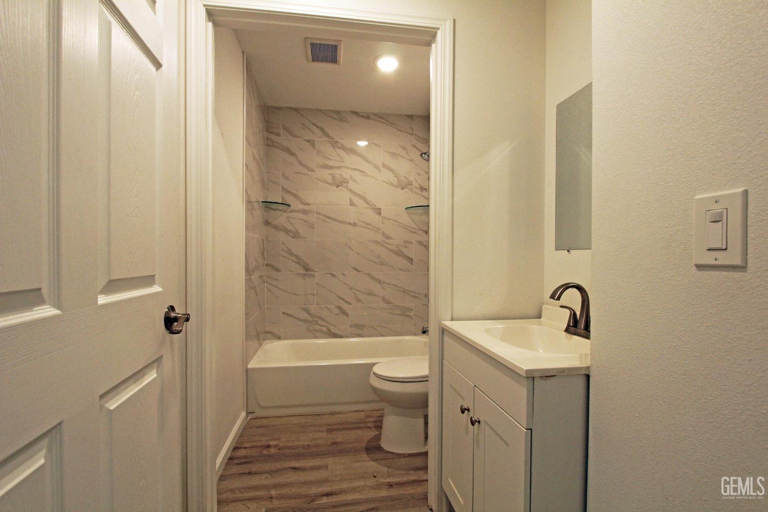 1417 Oregon Street — photo 12