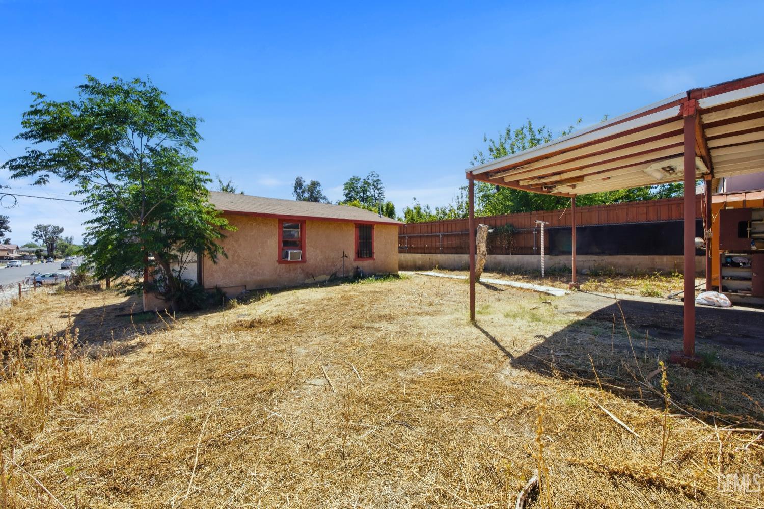 2418 N Inyo Street — photo 23