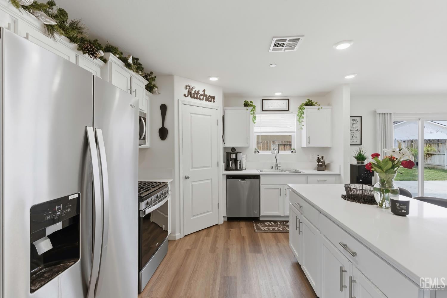 8716 Akero Avenue — photo 17