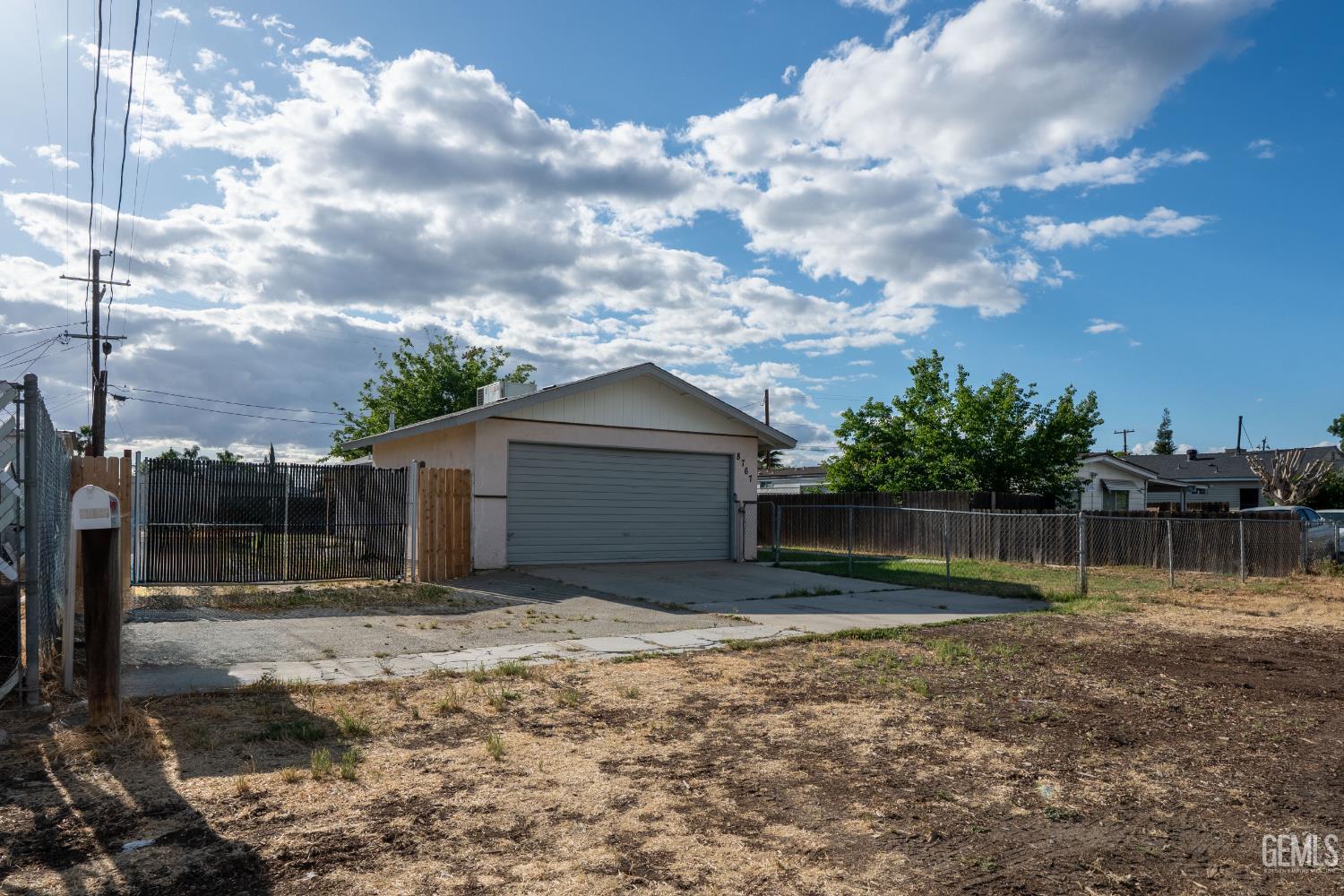 8767 Greenfield Park Drive — photo 32