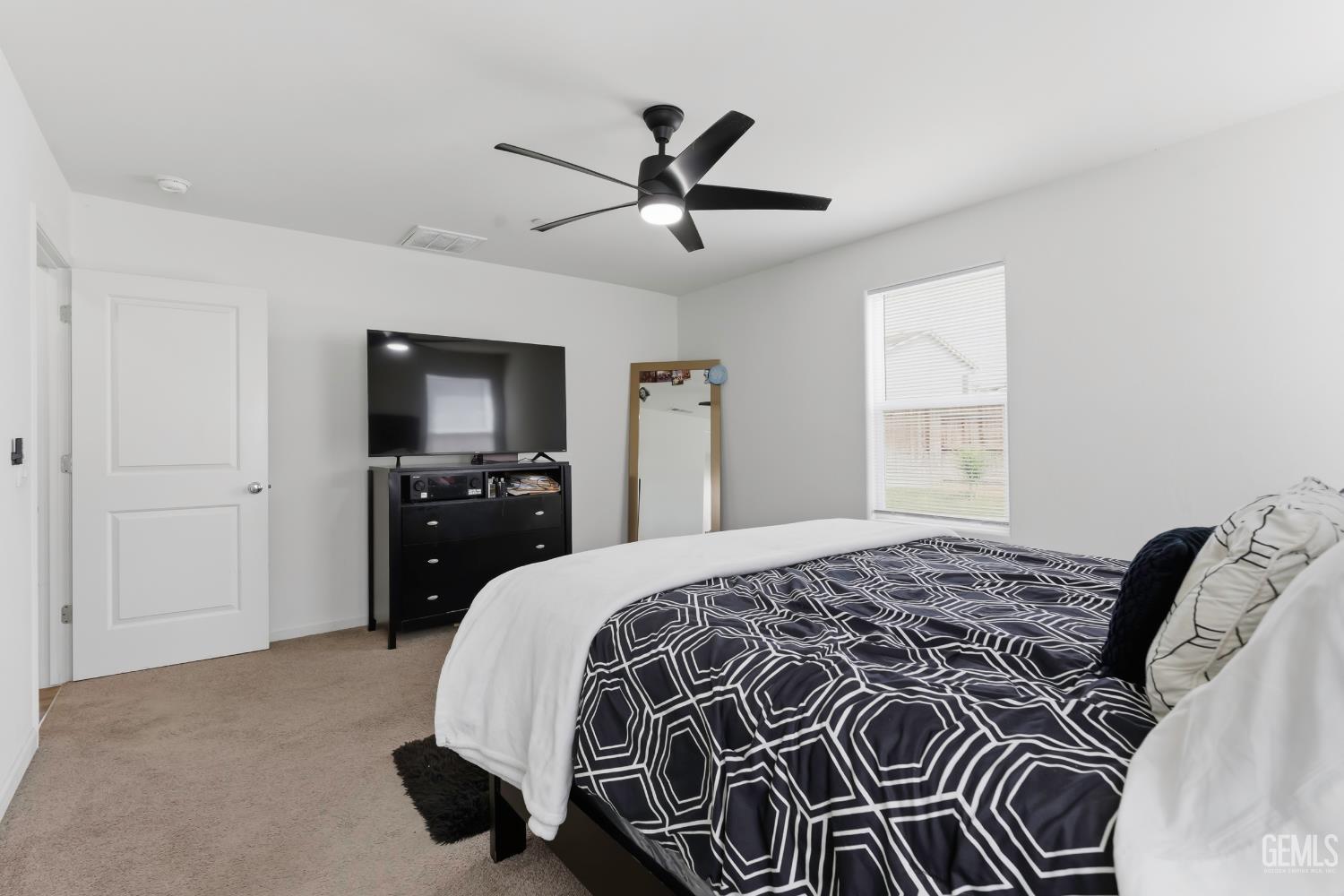 8716 Akero Avenue — photo 28