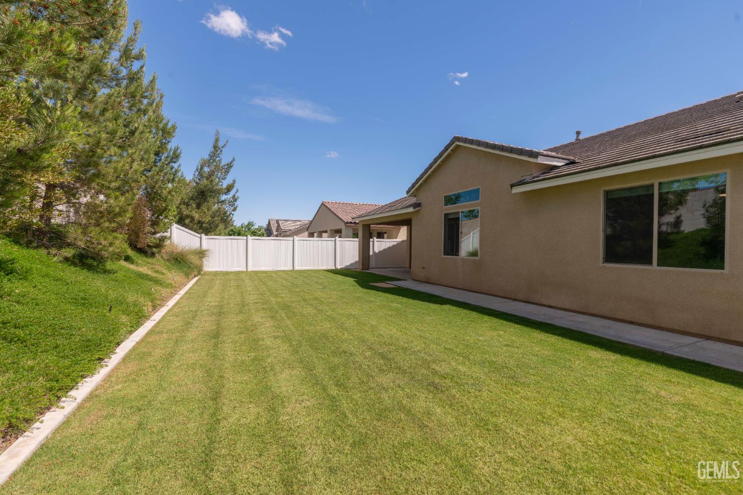 13612 Pixton Avenue — photo 33