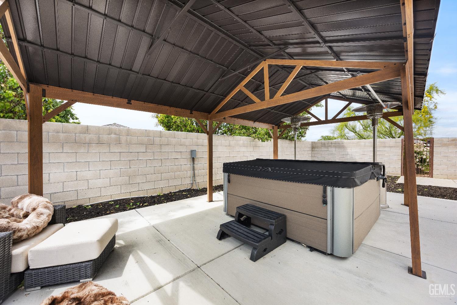 15521 Georges letour Avenue — photo 42