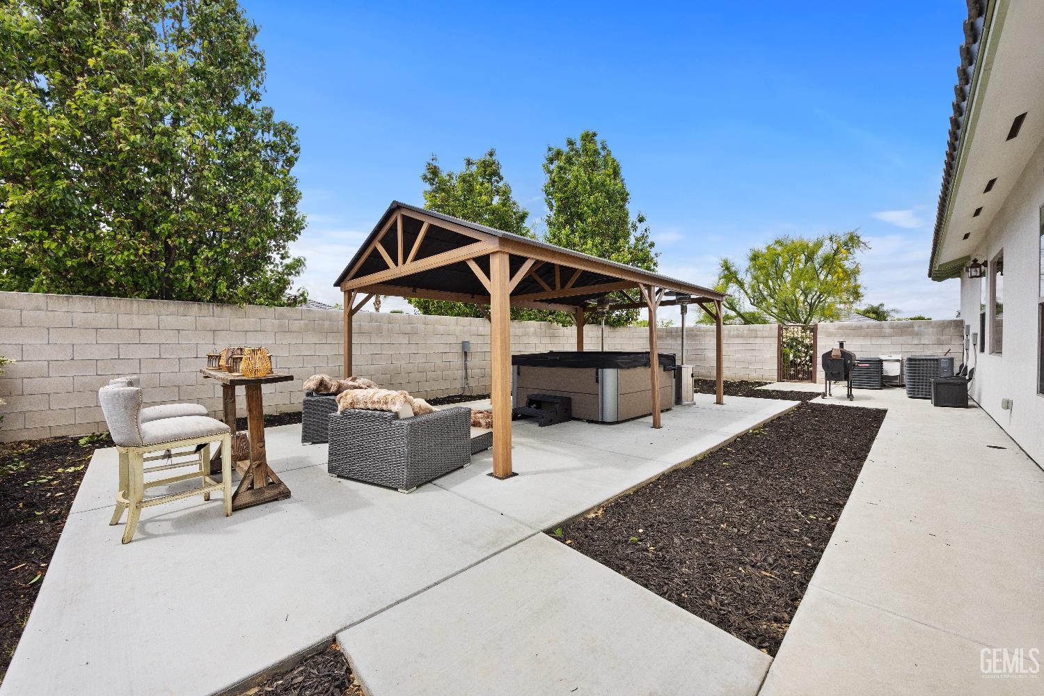 15521 Georges letour Avenue — photo 43