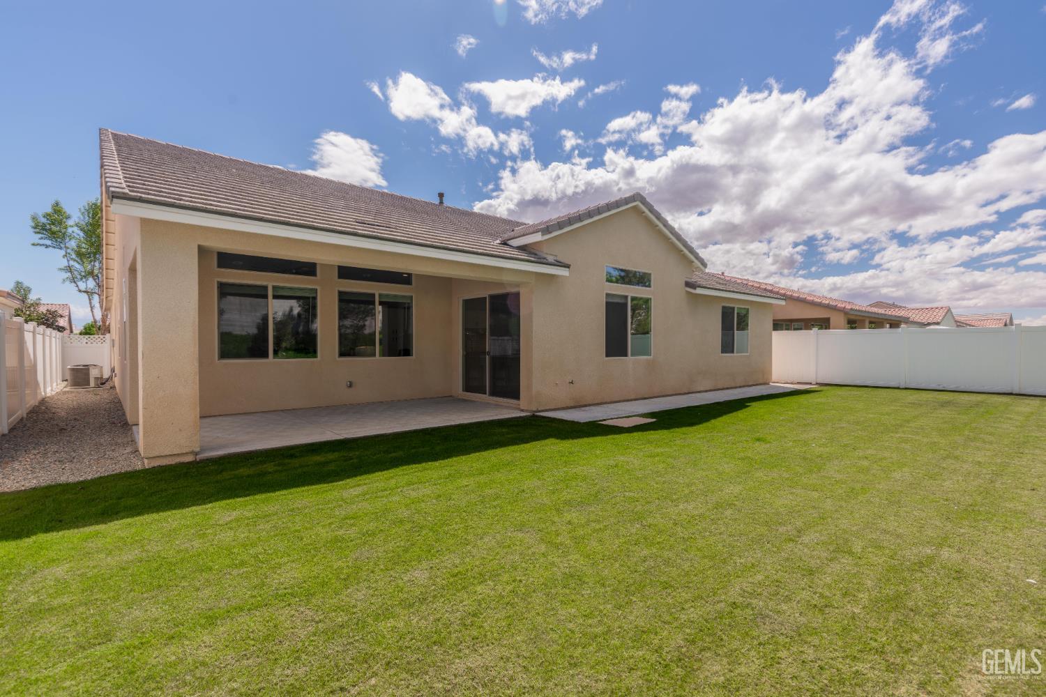 13612 Pixton Avenue — photo 32