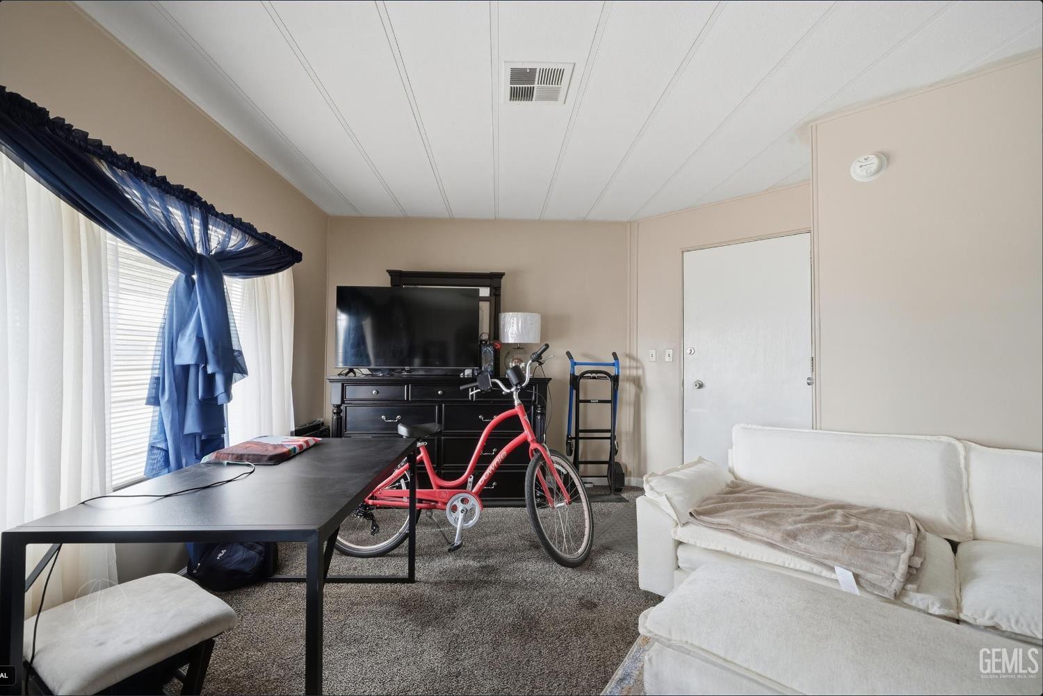 4 Tee Lane — photo 5