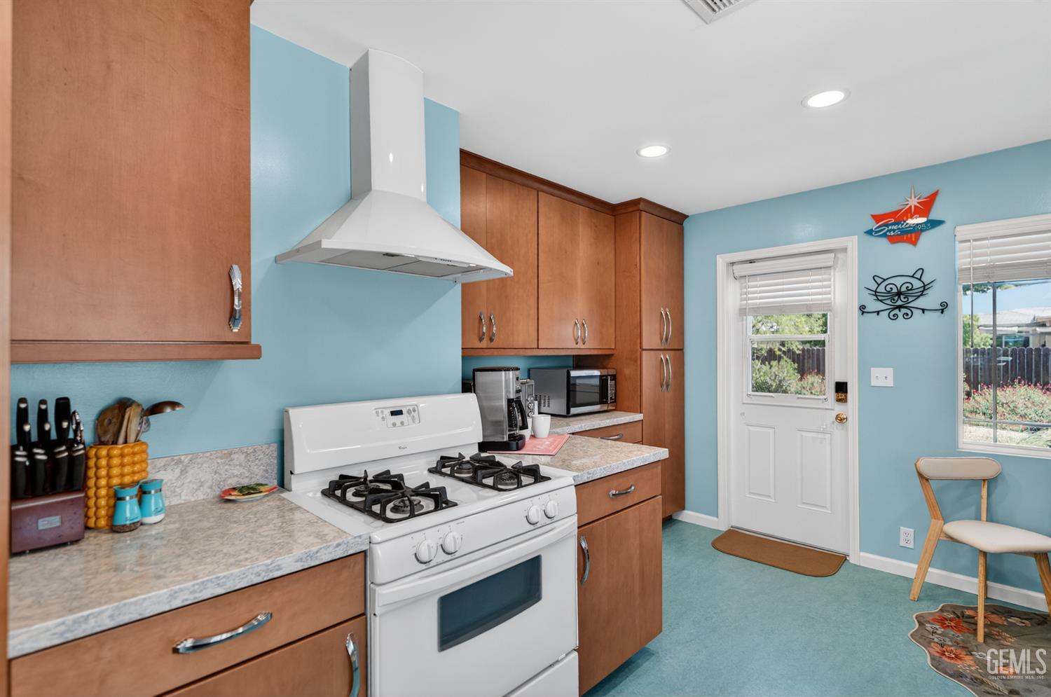 402 Westwood Street — photo 9