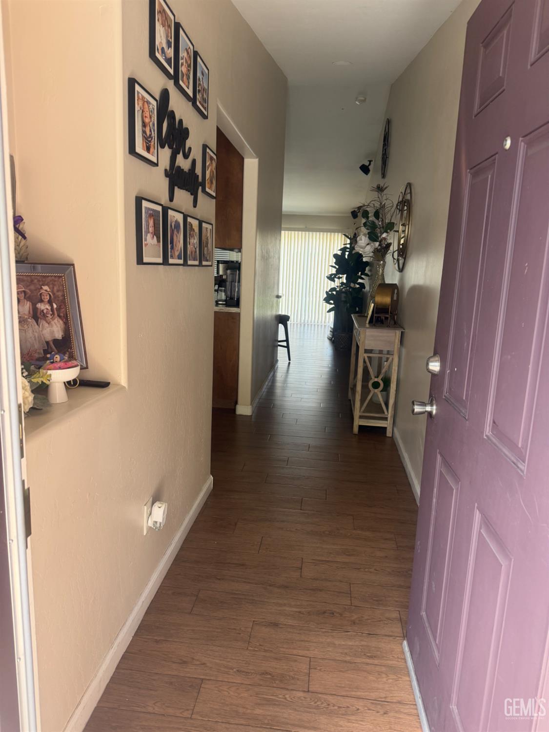 300 E war admiral Drive — photo 4