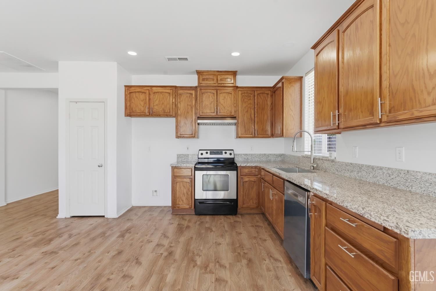 11910 Compass Avenue — photo 12