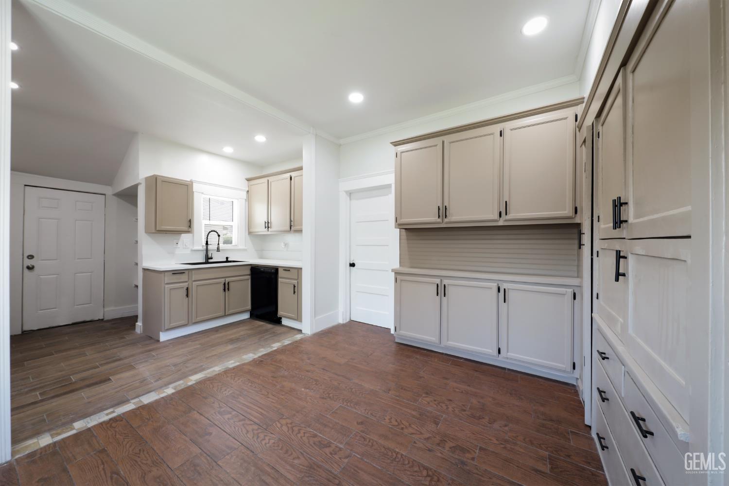 2231 Sunset Avenue — photo 16