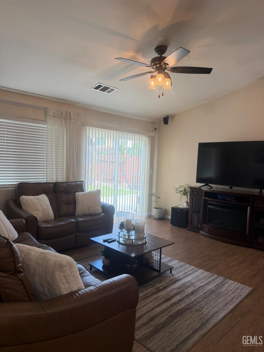300 E war admiral Drive — photo 8