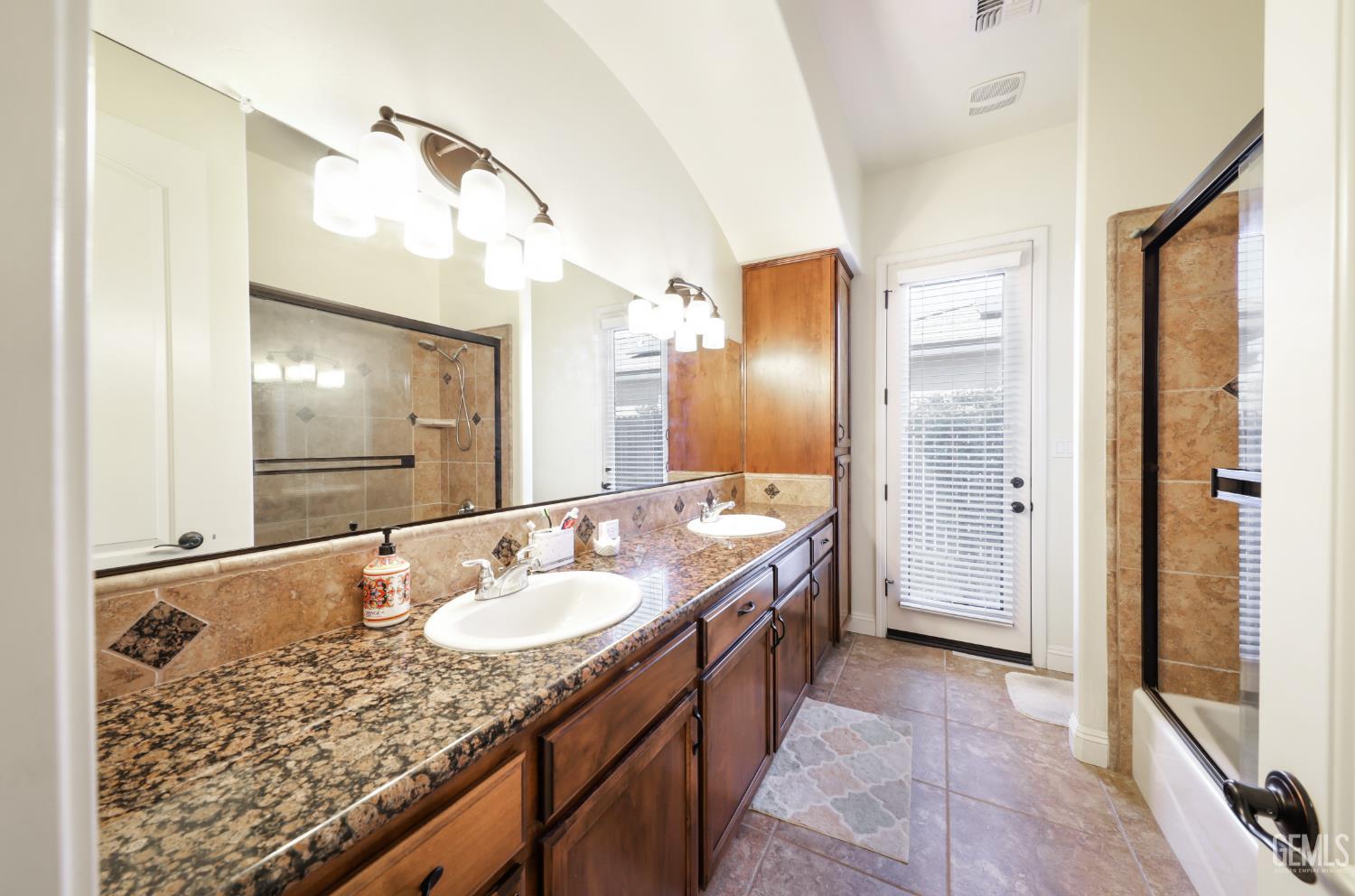 10117 Silverthorne Drive — photo 12