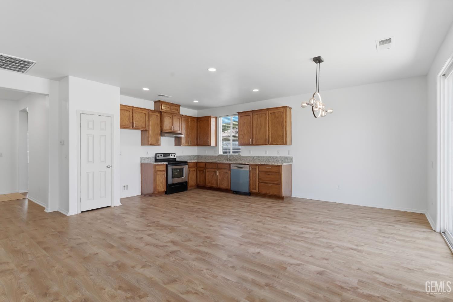 11910 Compass Avenue — photo 10