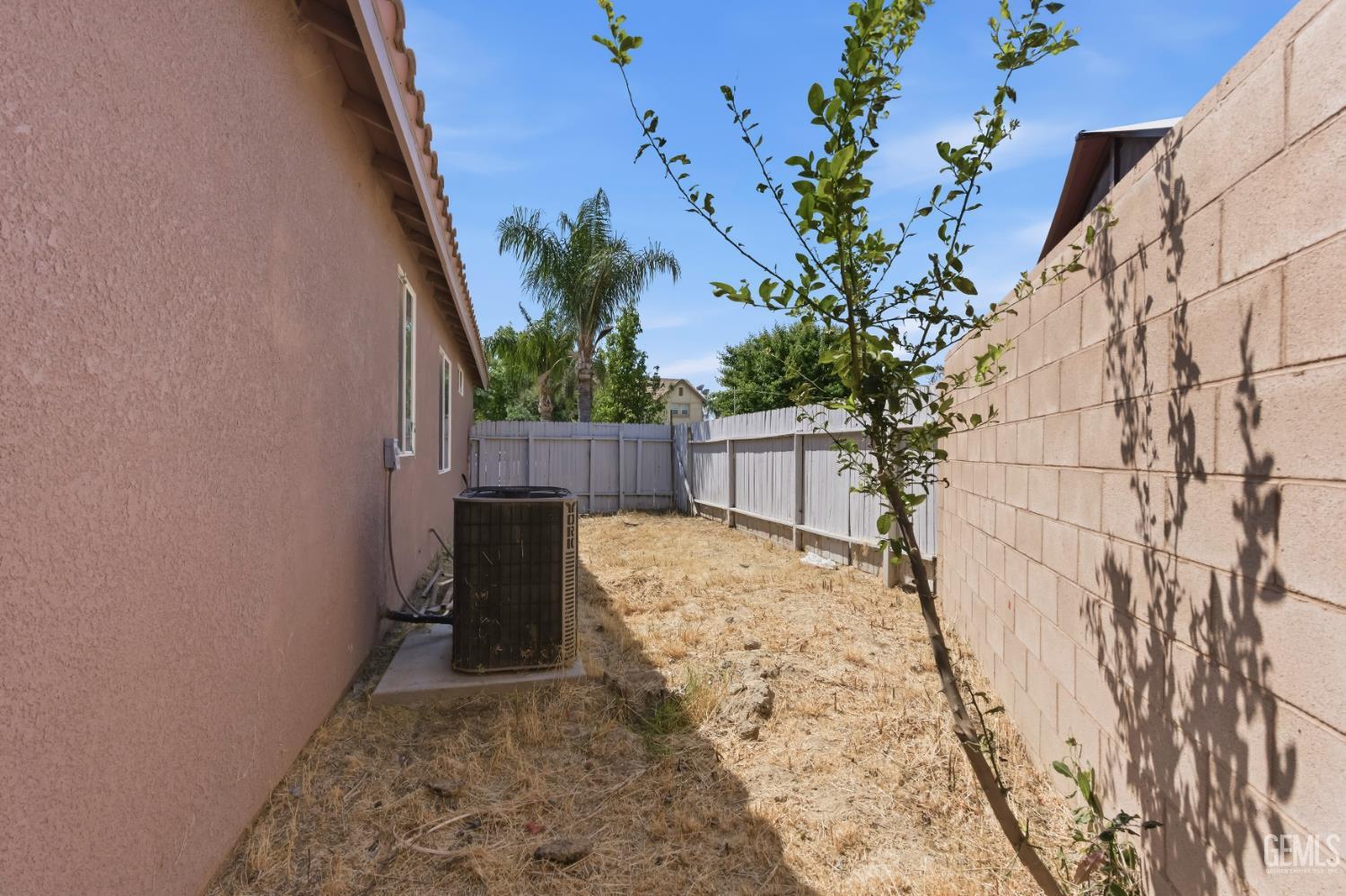 11910 Compass Avenue — photo 32