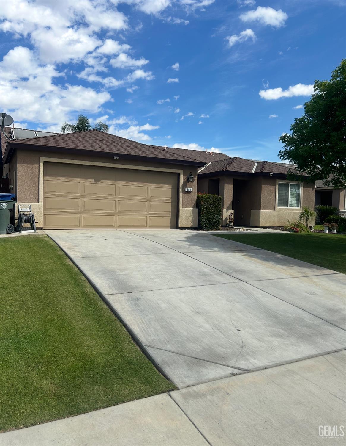 300 E war admiral Drive — photo 2