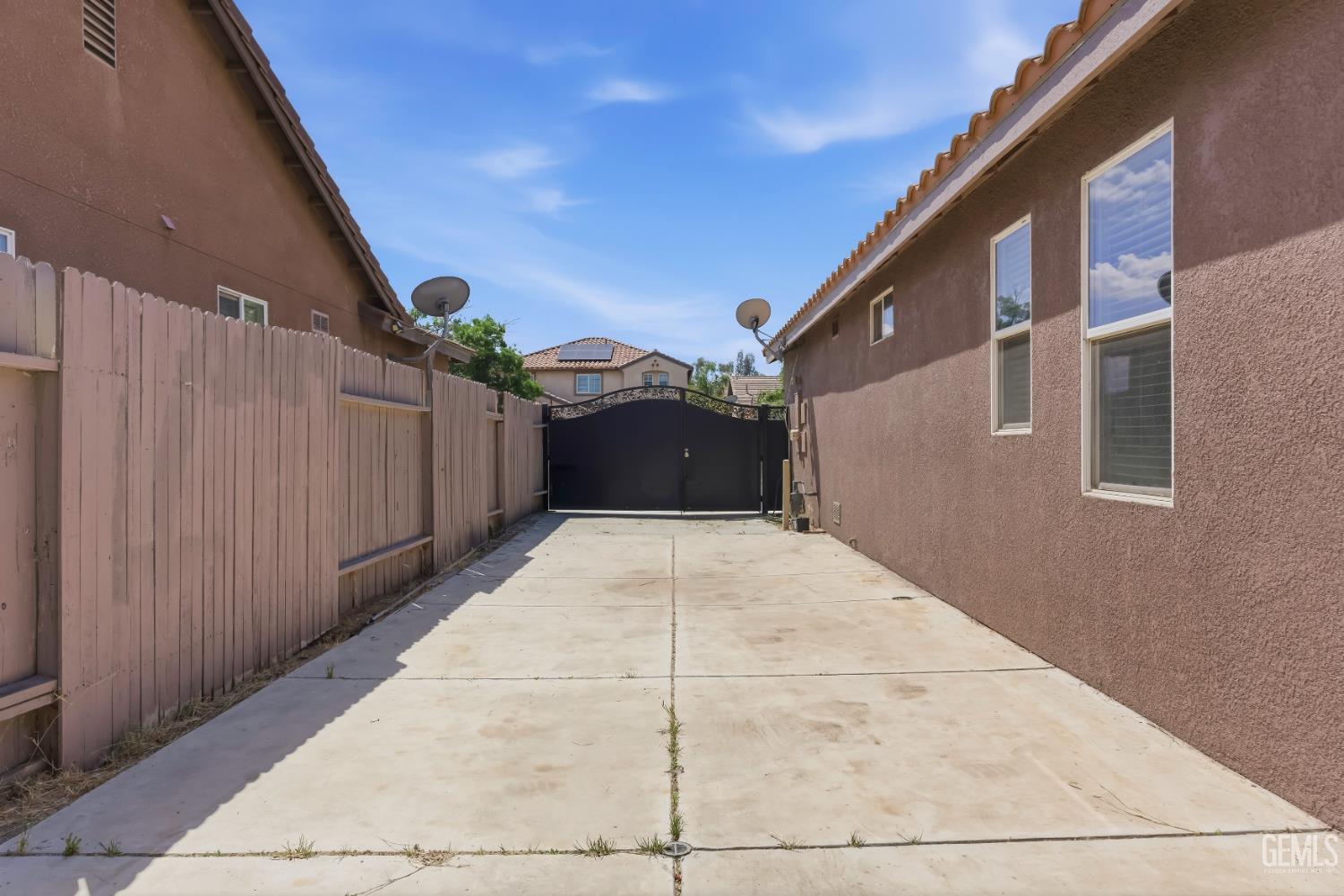 11910 Compass Avenue — photo 26