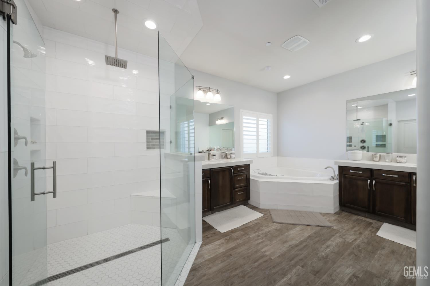 16610 Northfield Way — photo 17