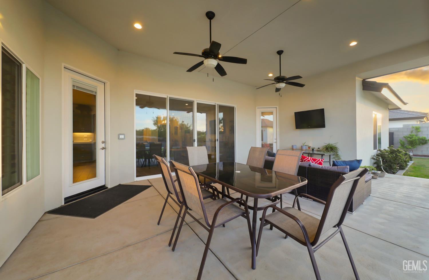 16610 Northfield Way — photo 32