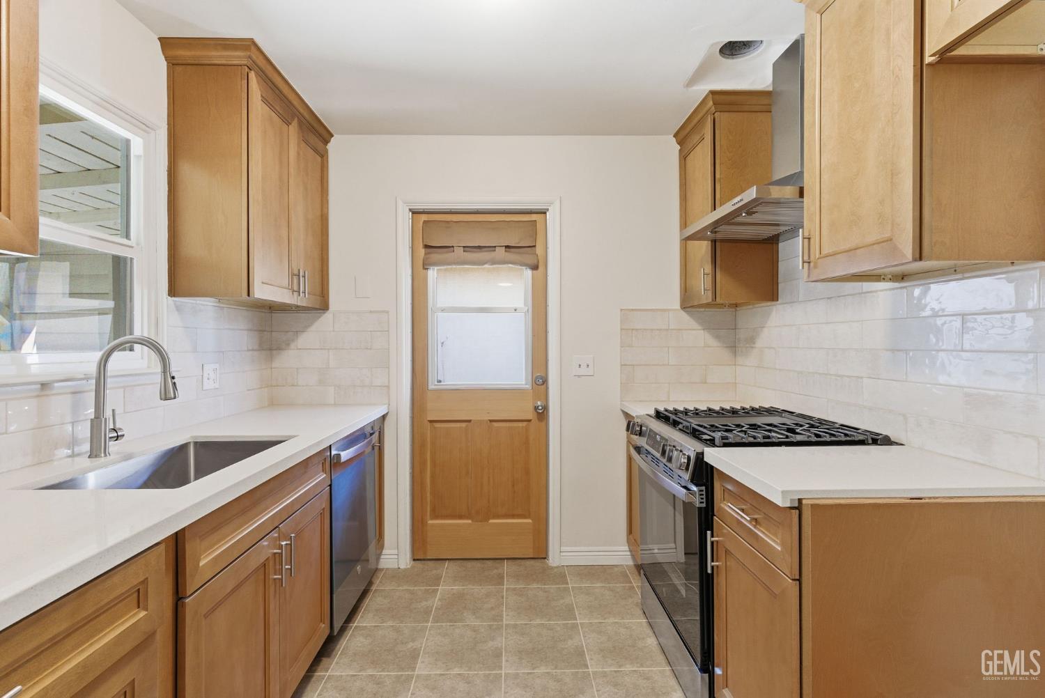 439 Arvin Street — photo 10