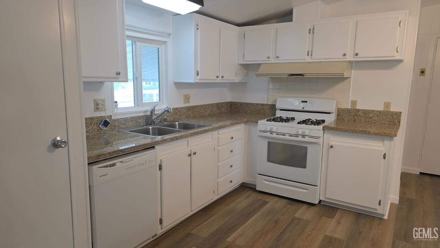 190 Par Lane — photo 13