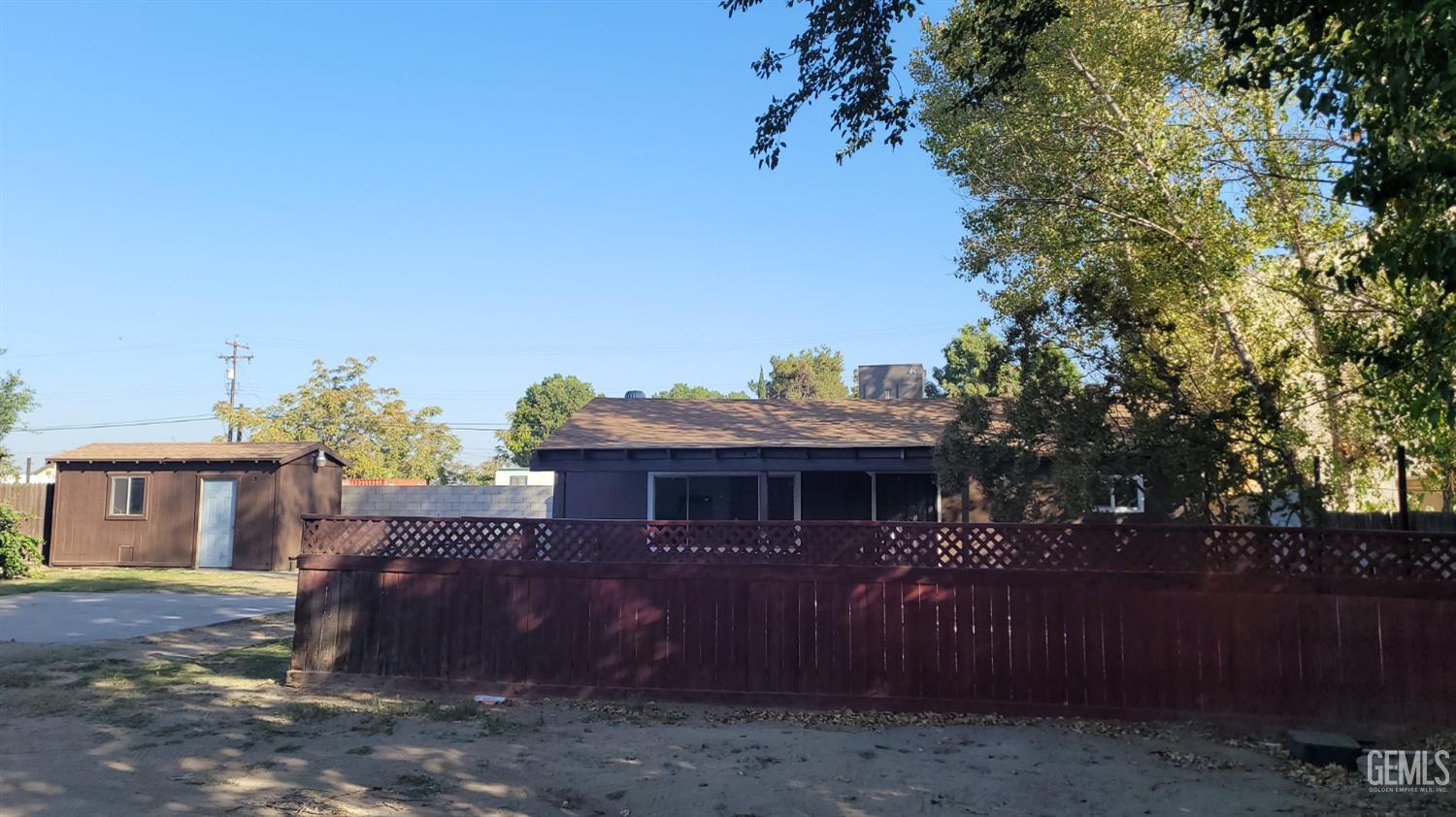 9820 Greenacres Drive — photo 18