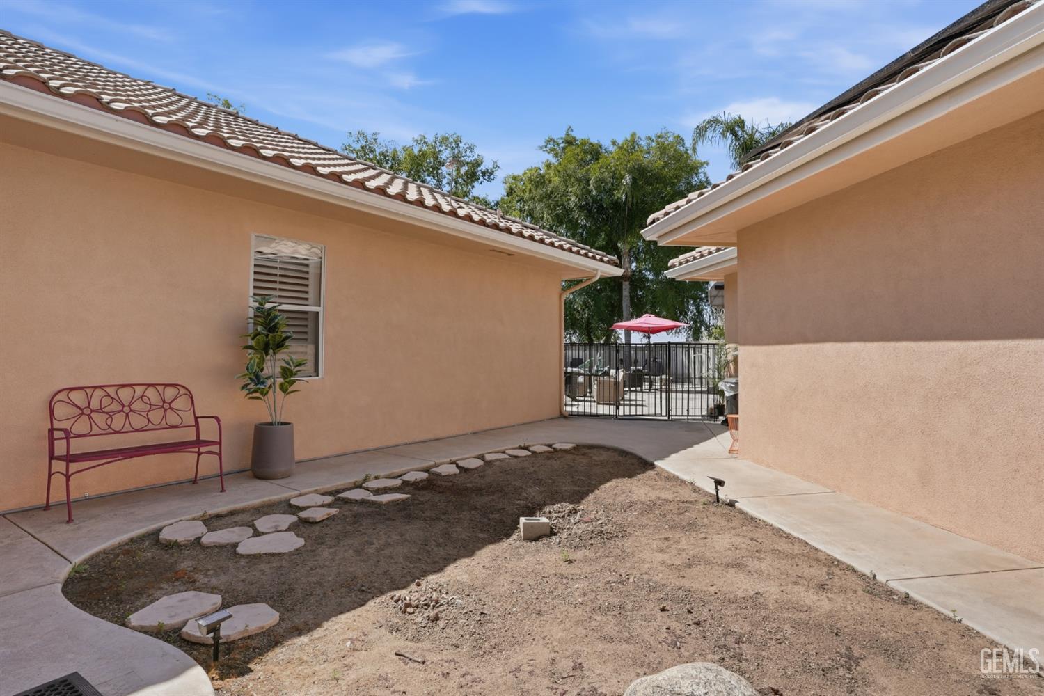 4906 Palisades Circle — photo 35