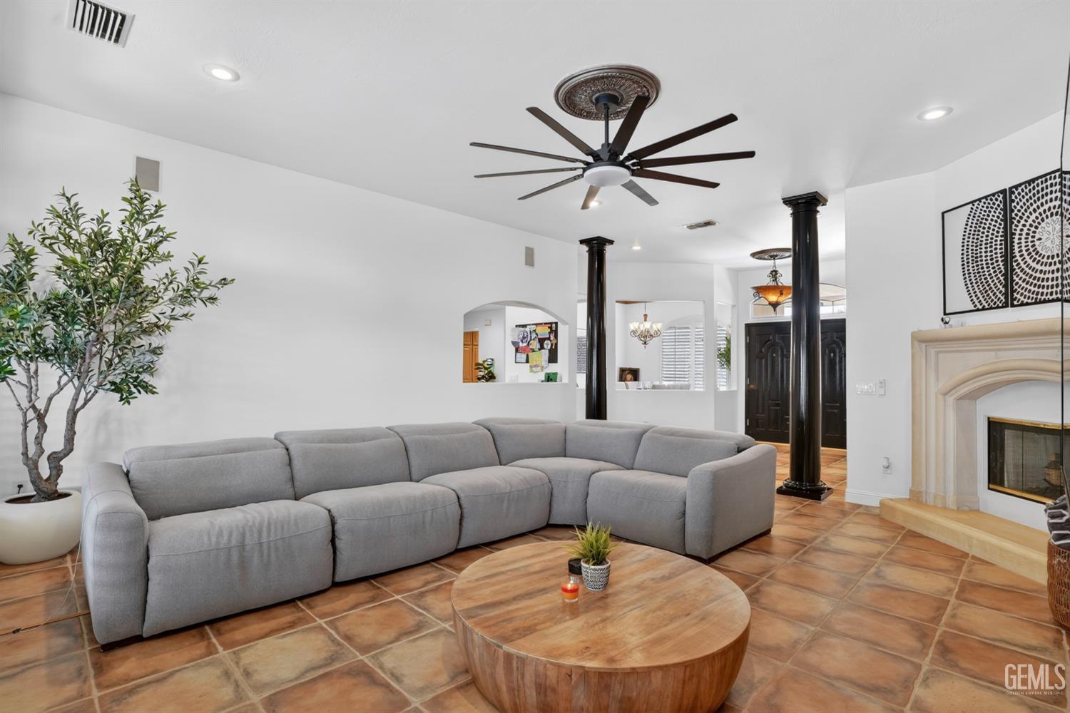 4906 Palisades Circle — photo 8