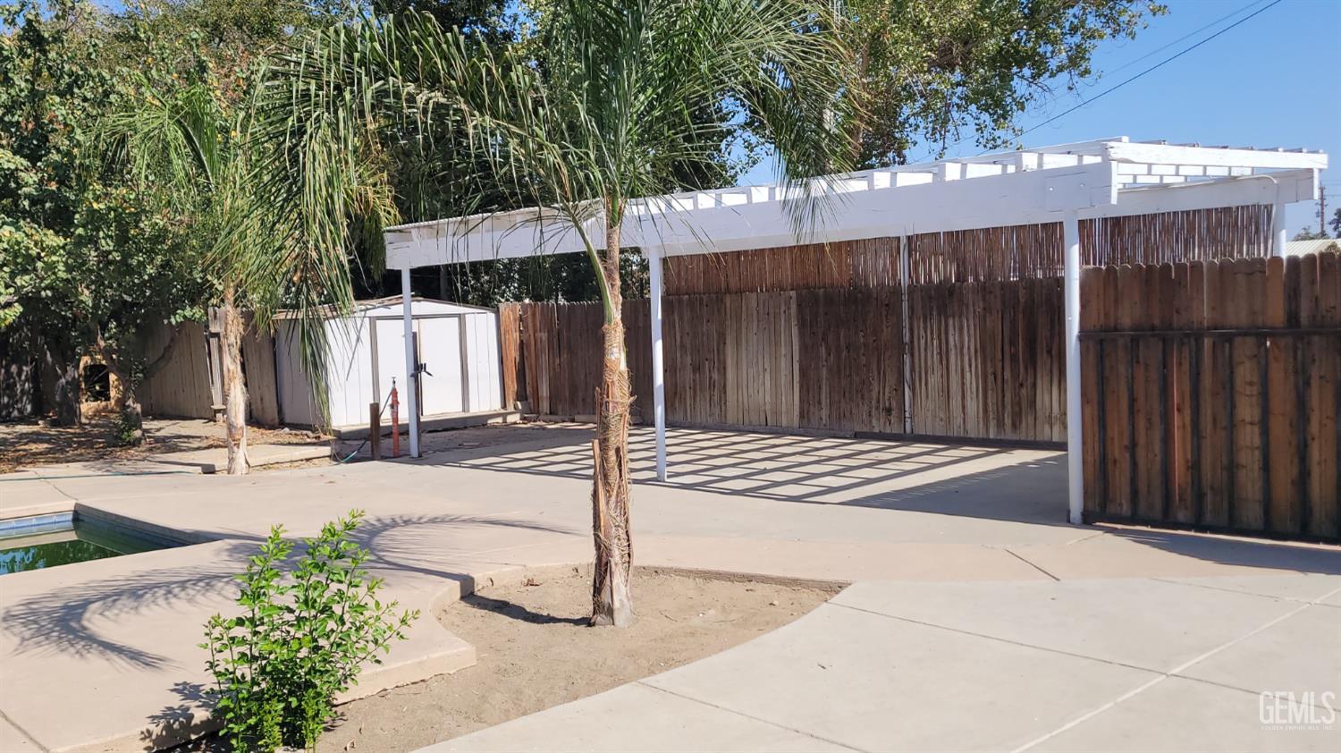 9820 Greenacres Drive — photo 8