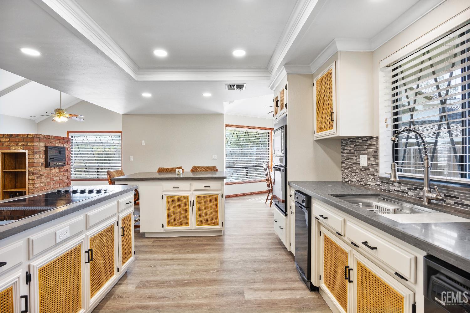 7112 Crestwood Street — photo 32