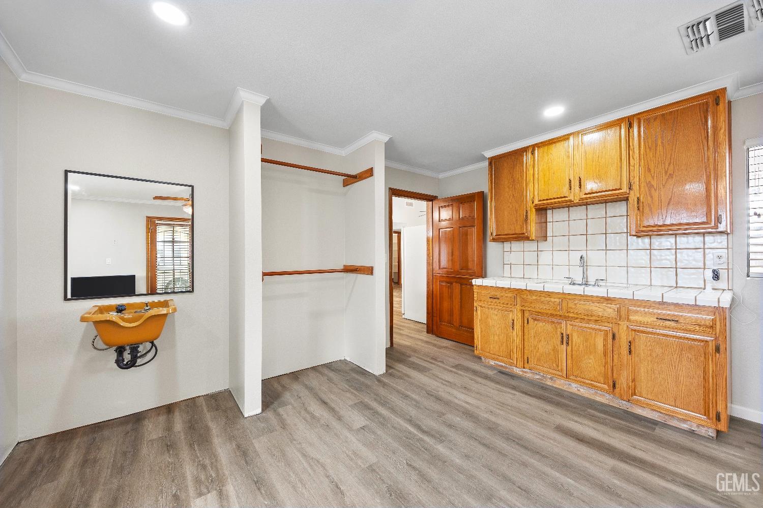 7112 Crestwood Street — photo 47