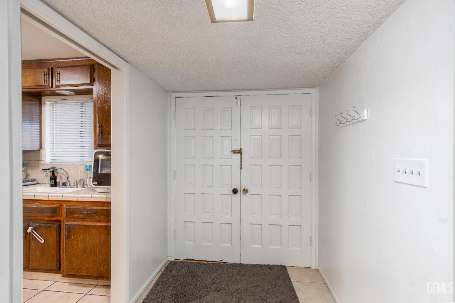 2804 Hempstead Lane — photo 8
