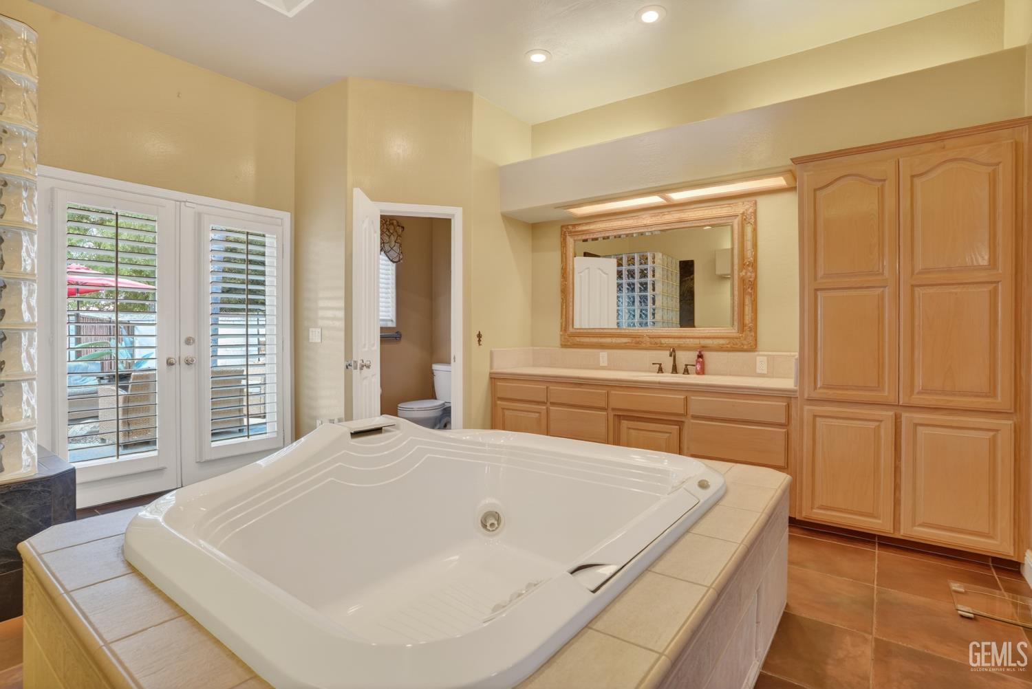 4906 Palisades Circle — photo 21