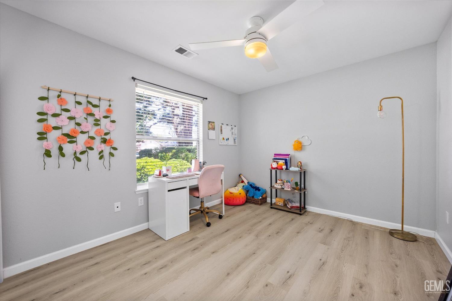 10009 Vanessa Avenue — photo 23