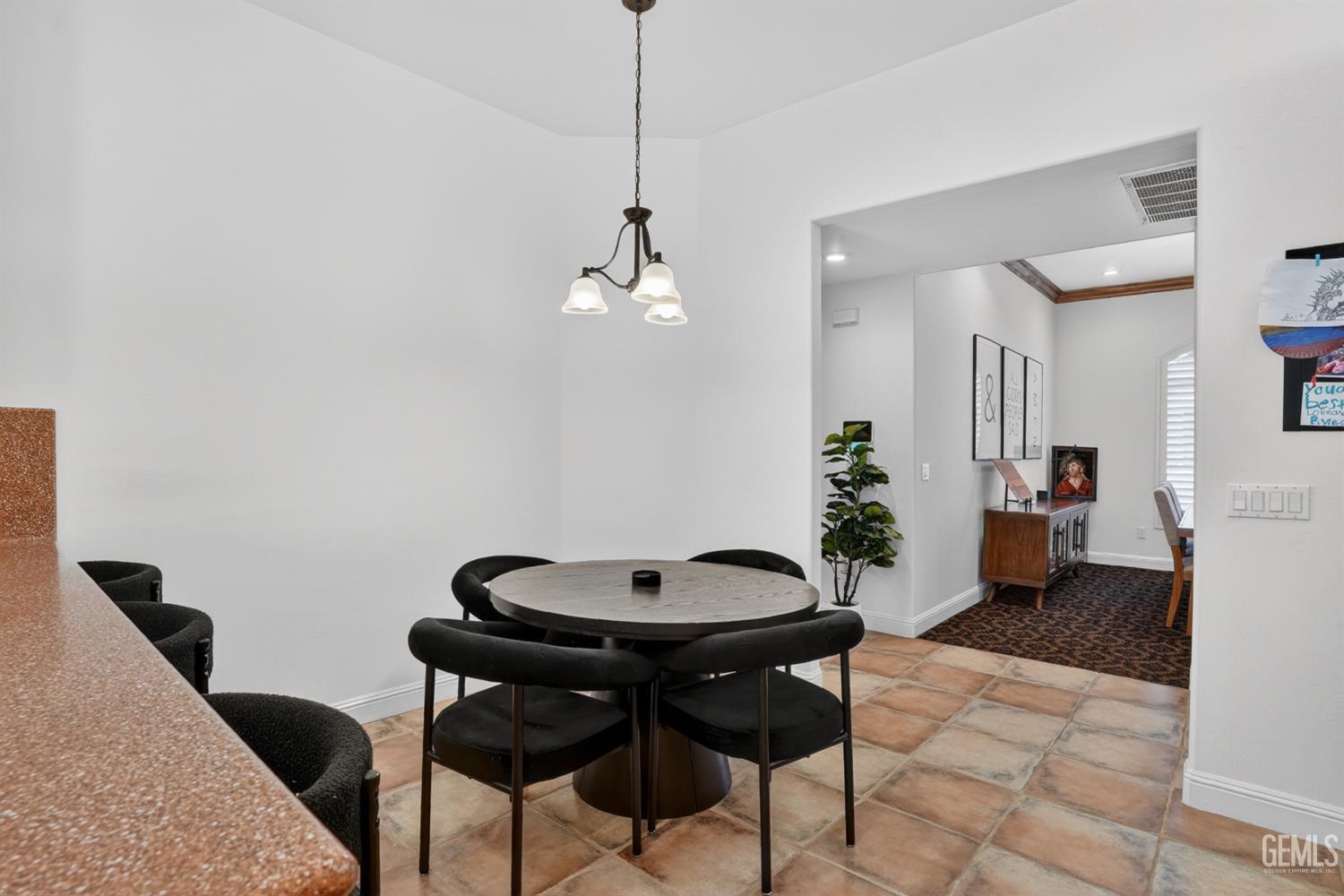4906 Palisades Circle — photo 15
