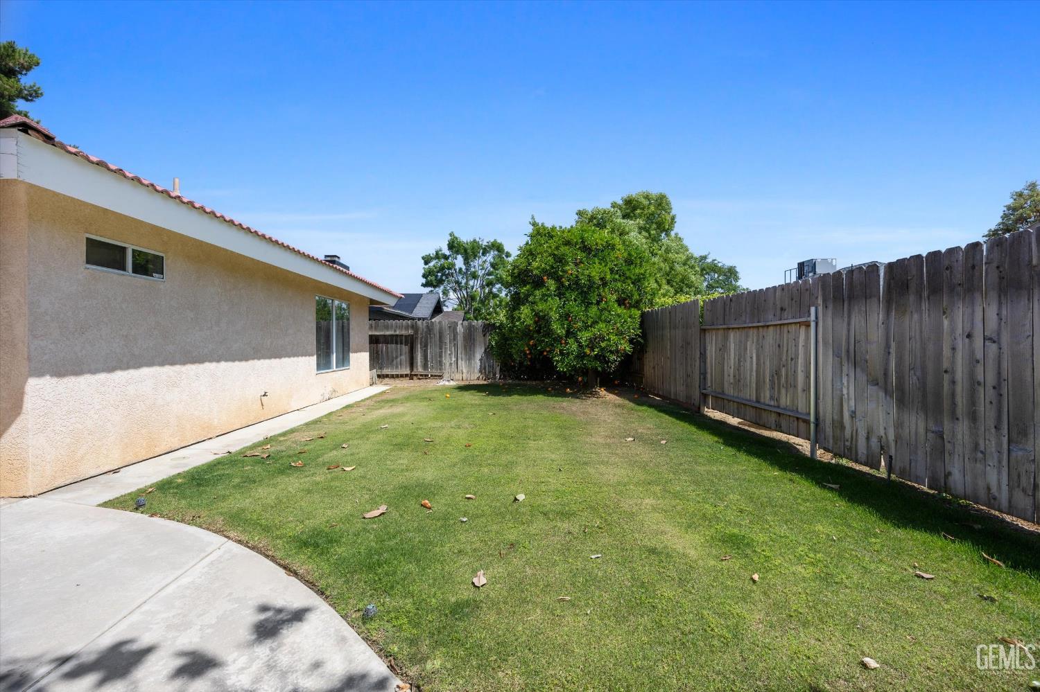 10009 Vanessa Avenue — photo 33