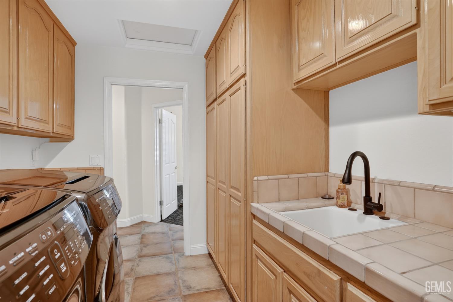 4906 Palisades Circle — photo 33