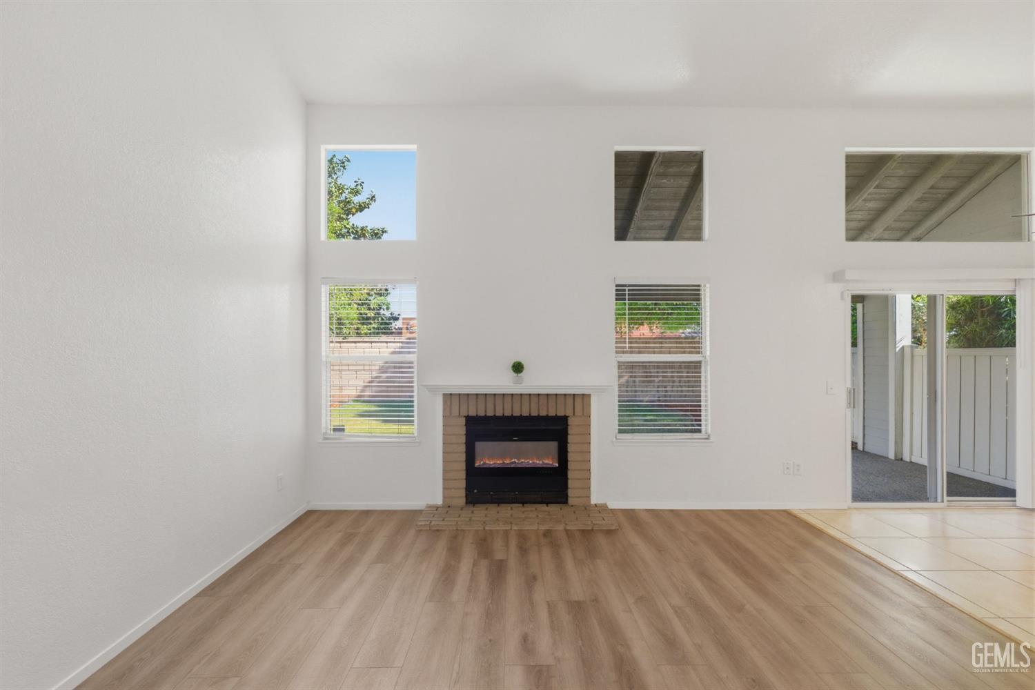 8000 Kroll Way — photo 8