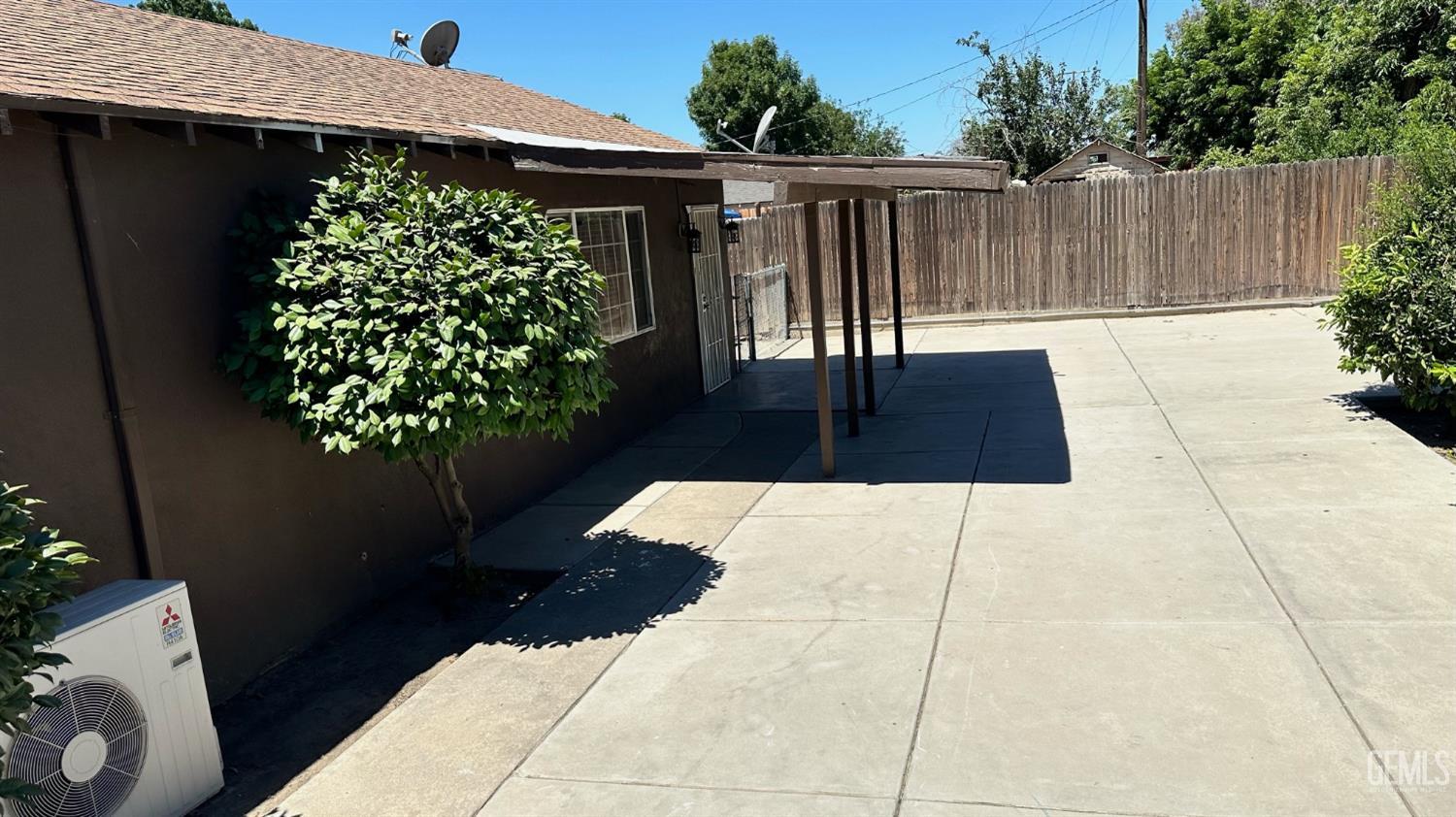 9820 Greenacres Drive — photo 7