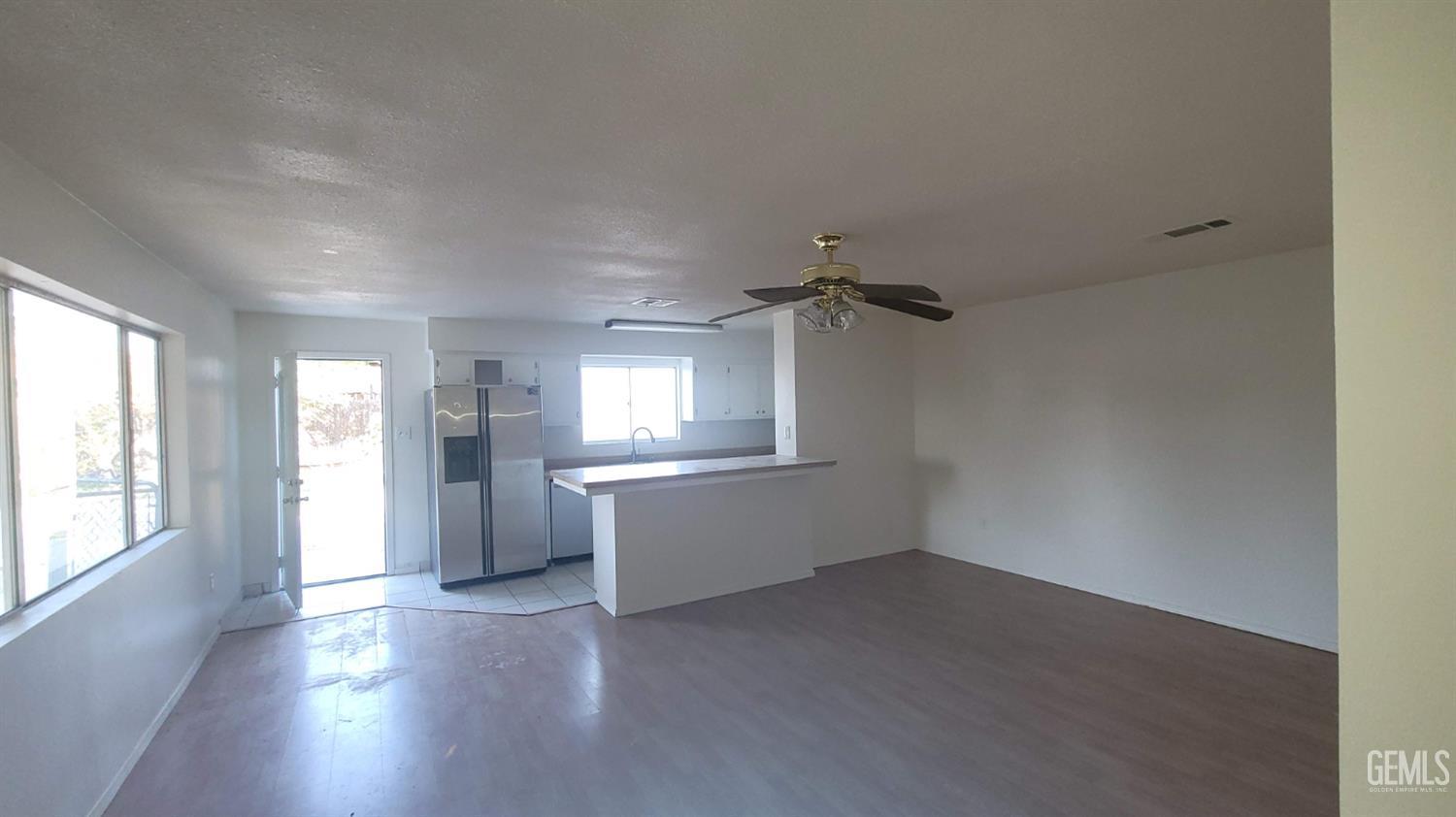 9820 Greenacres Drive — photo 20