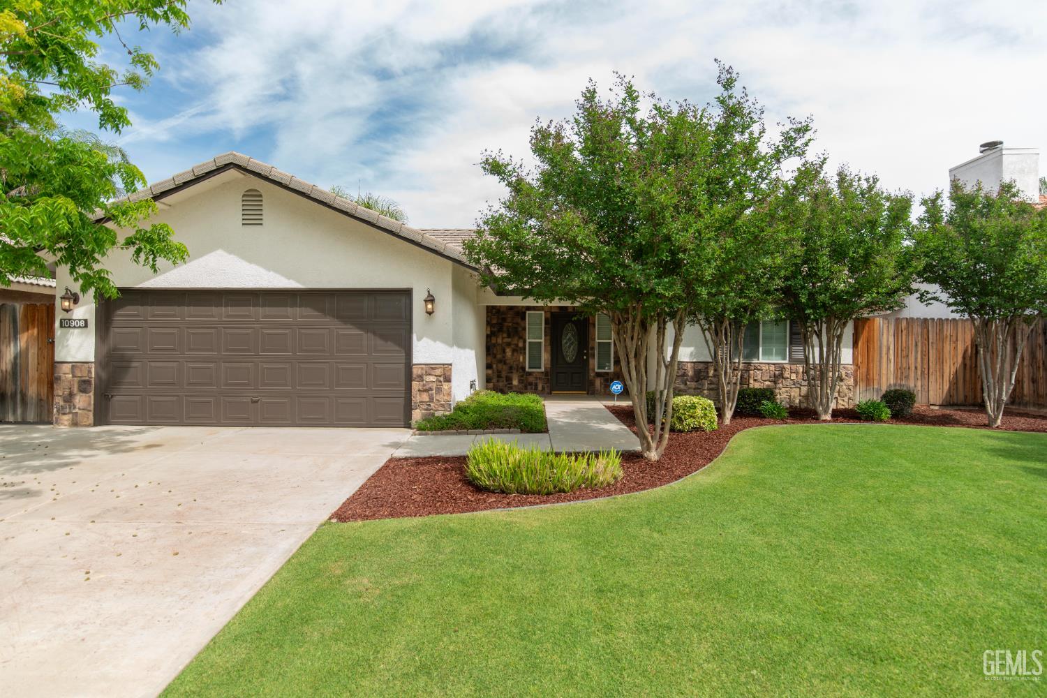 10908 Royal Ascot Avenue