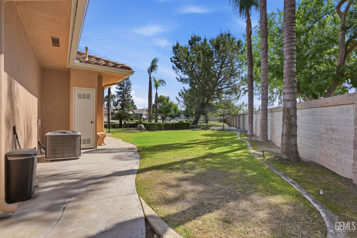 4906 Palisades Circle — photo 45