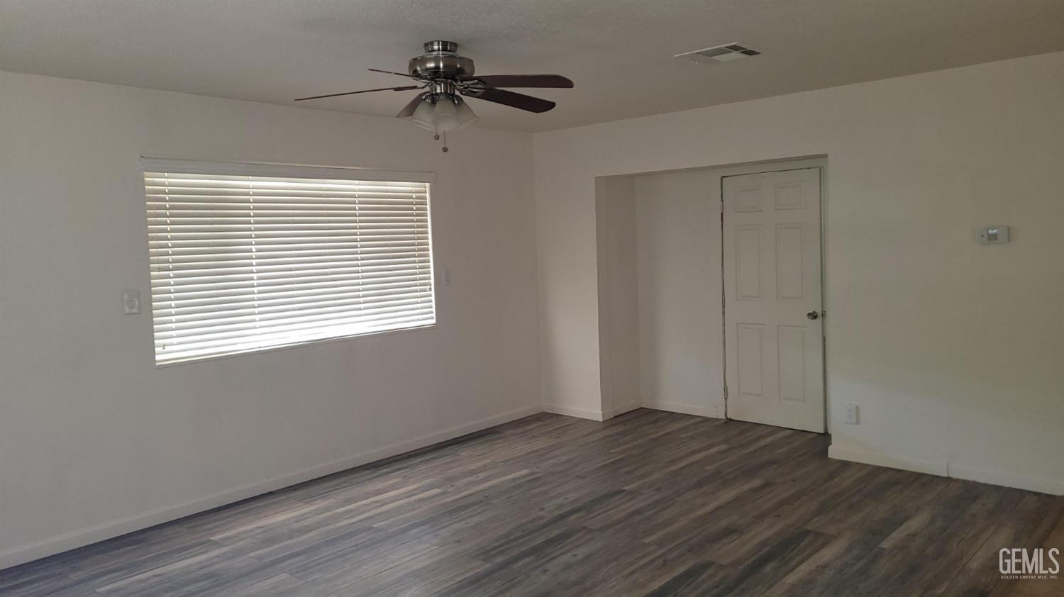 9820 Greenacres Drive — photo 13