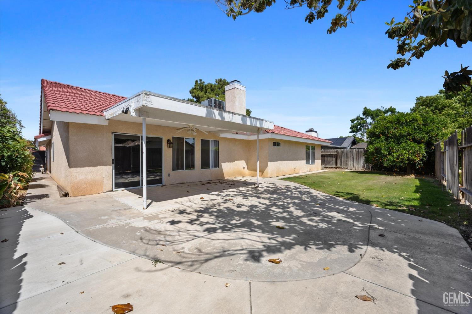 10009 Vanessa Avenue — photo 32