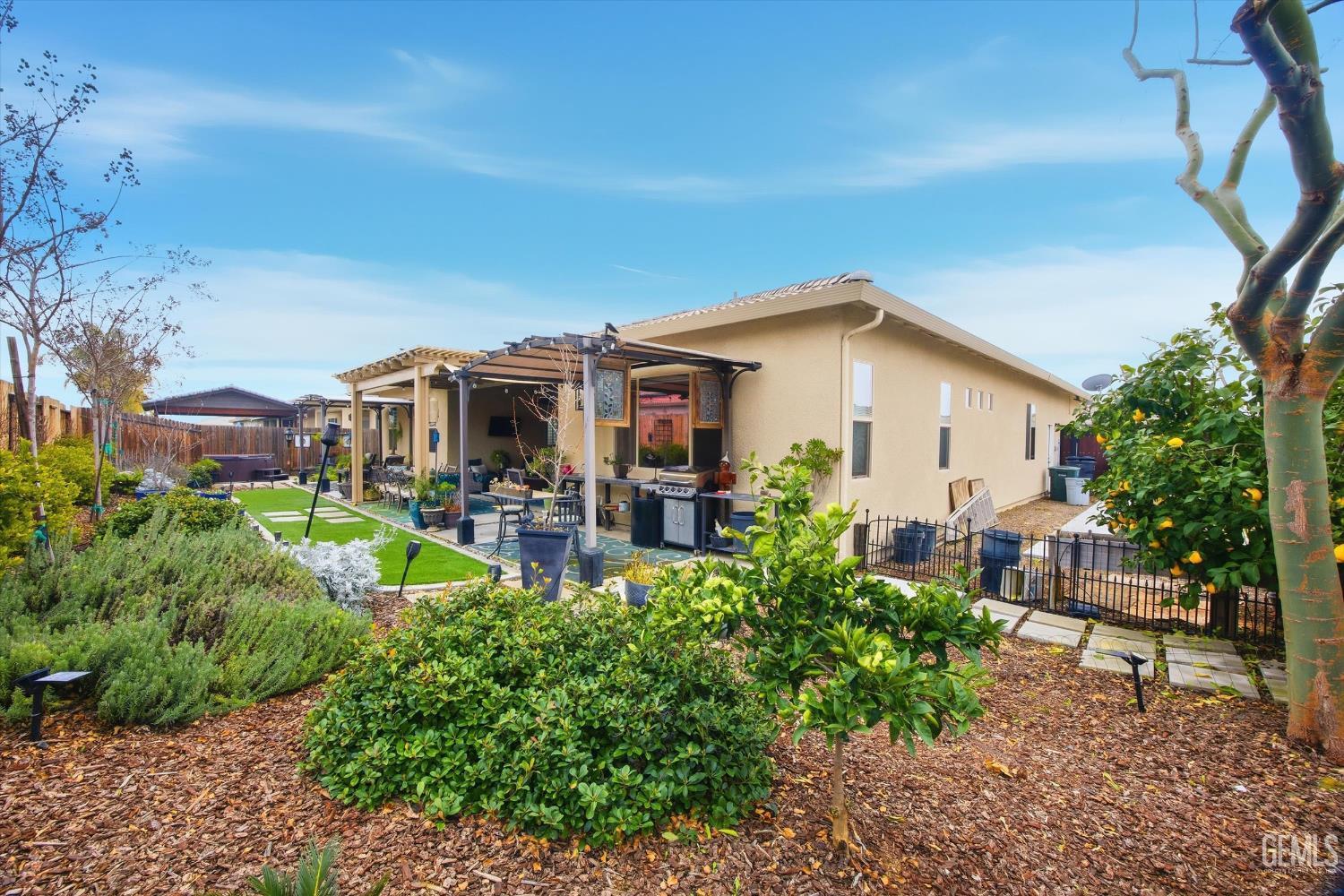 9106 Del Palma Drive — photo 32