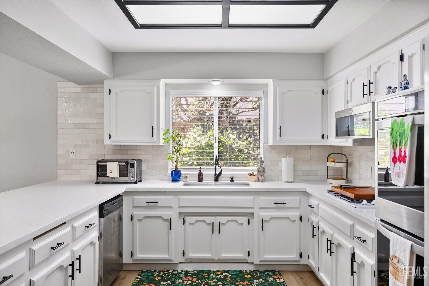 10009 Vanessa Avenue — photo 14