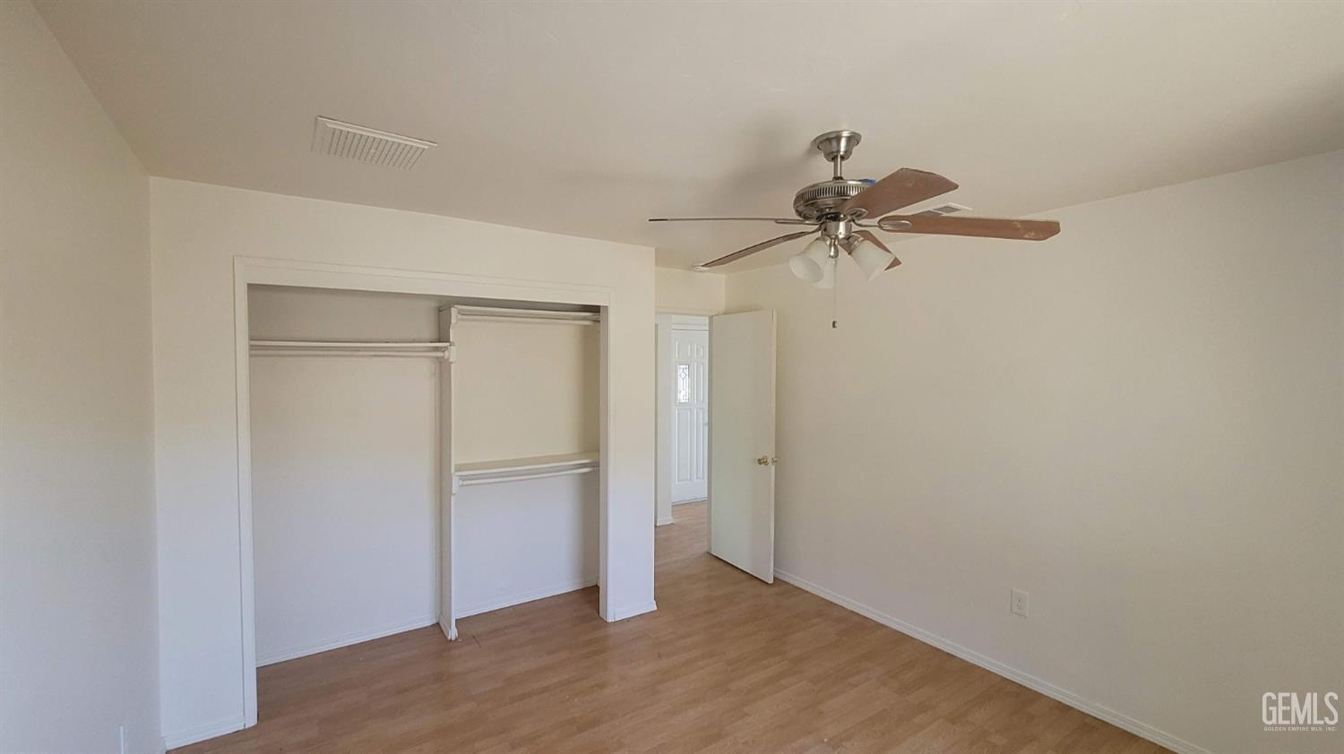 9820 Greenacres Drive — photo 23