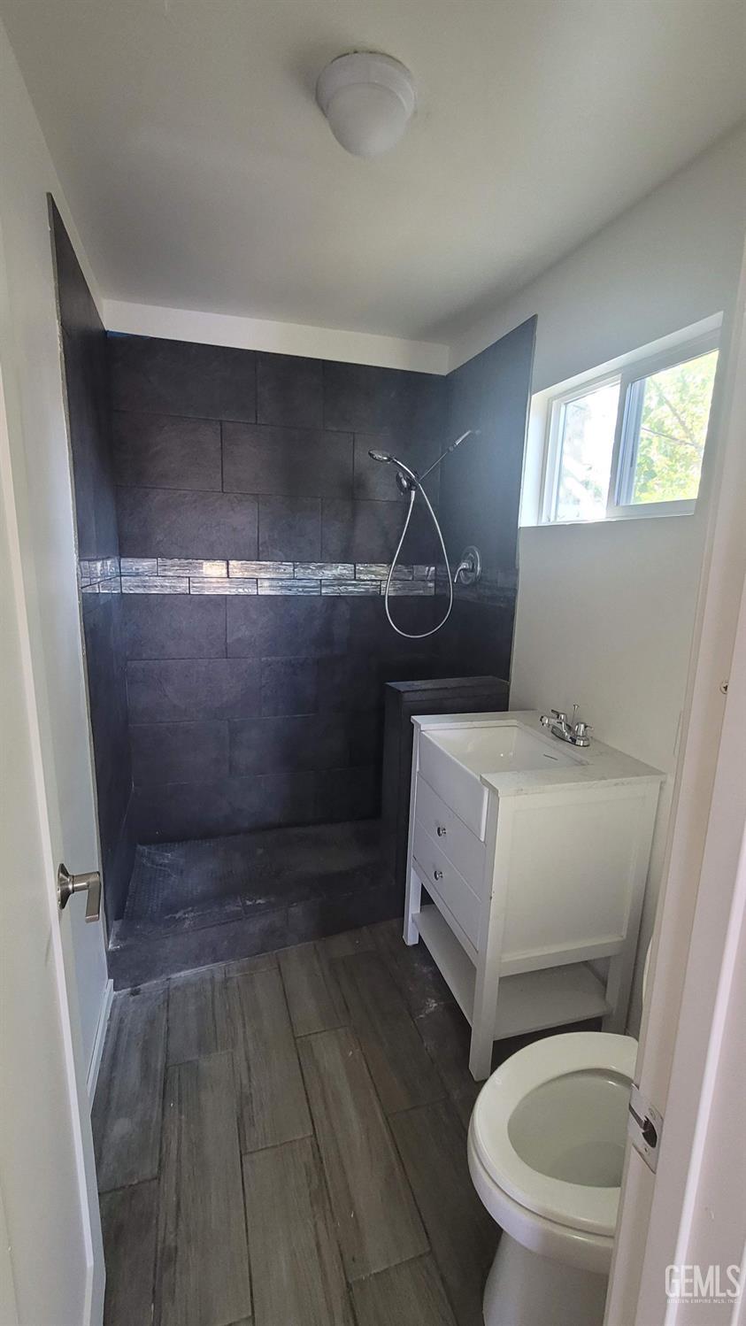 9820 Greenacres Drive — photo 24