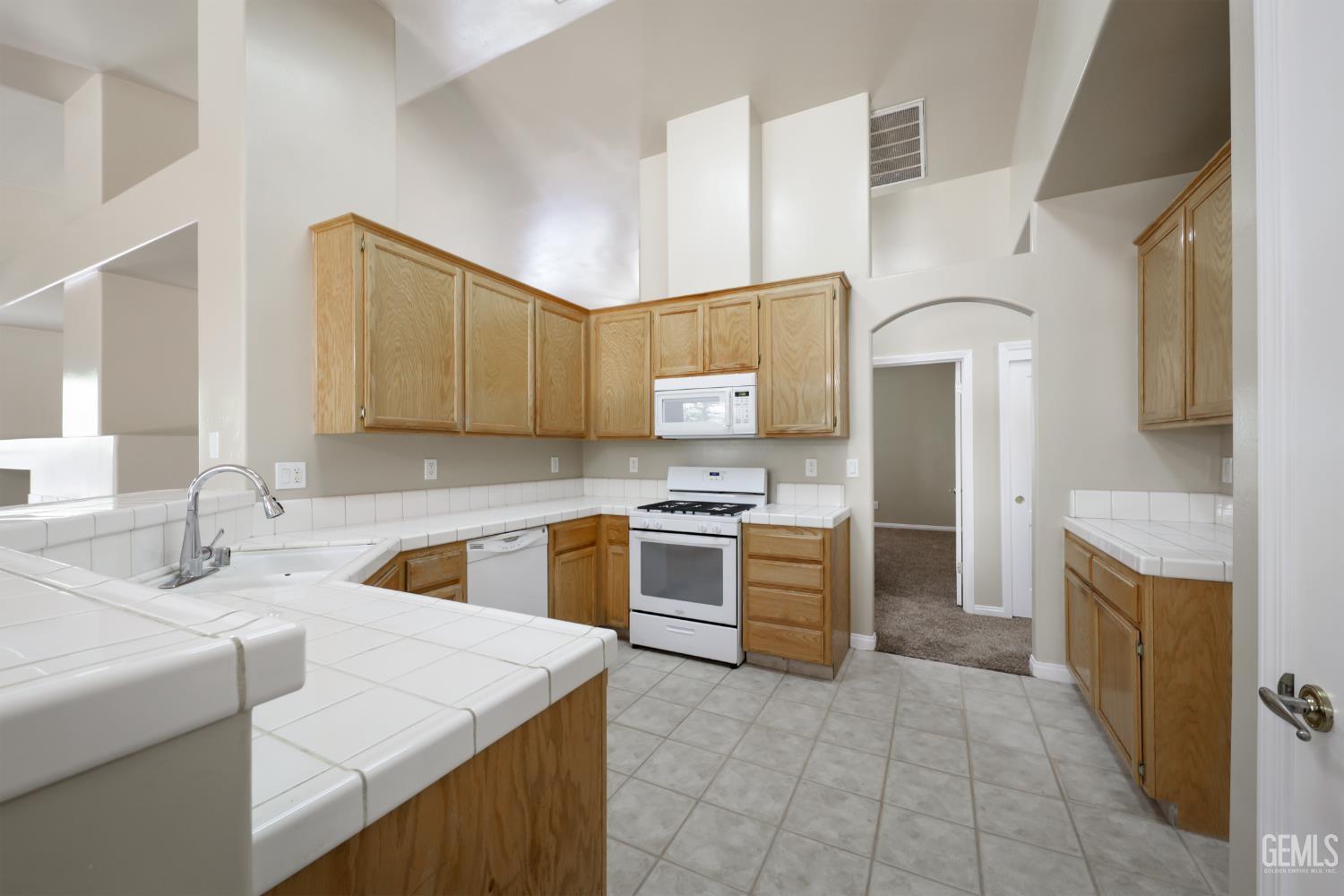8600 Spanish Bay Drive — photo 17
