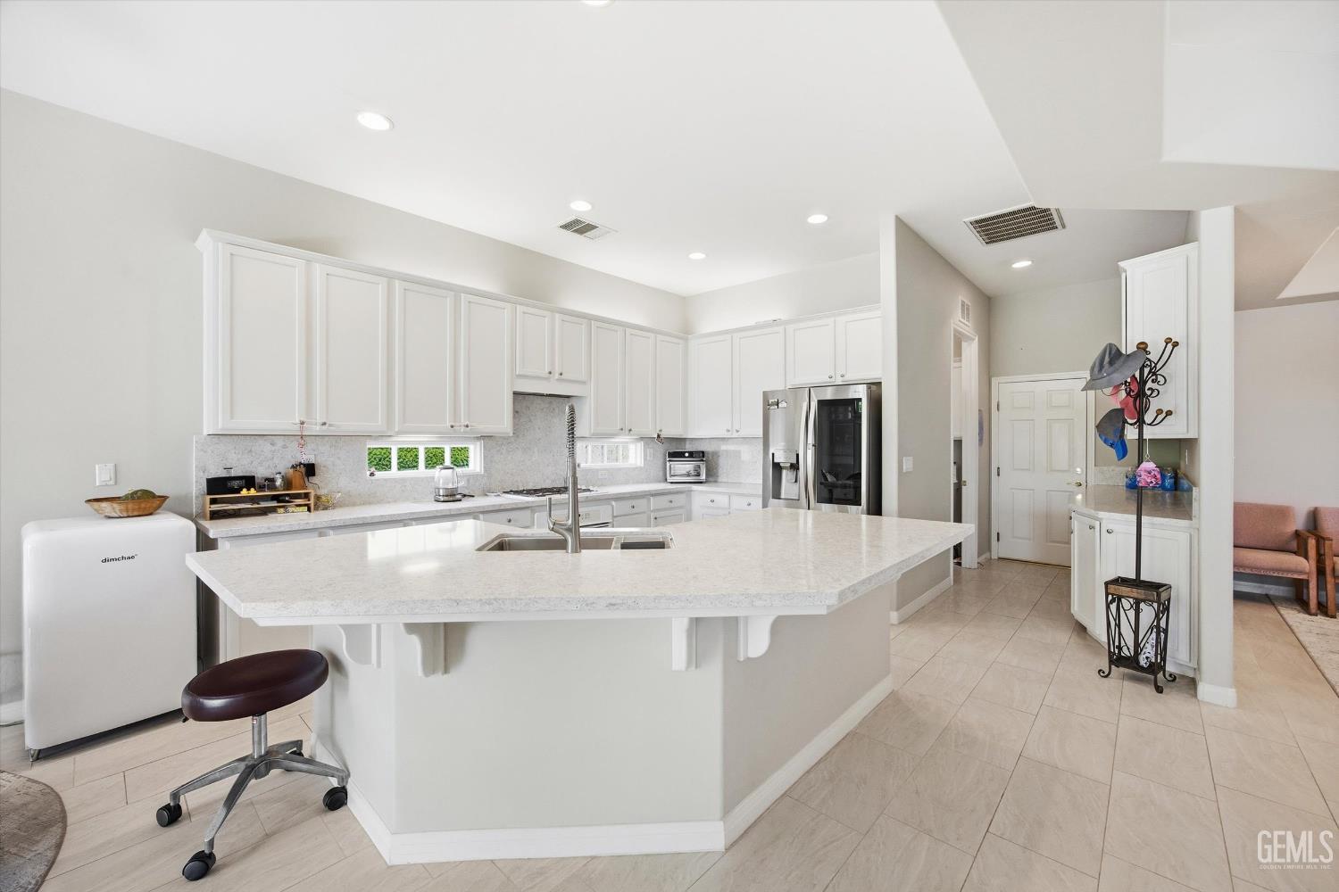 10104 Dutch Iris Drive — photo 14