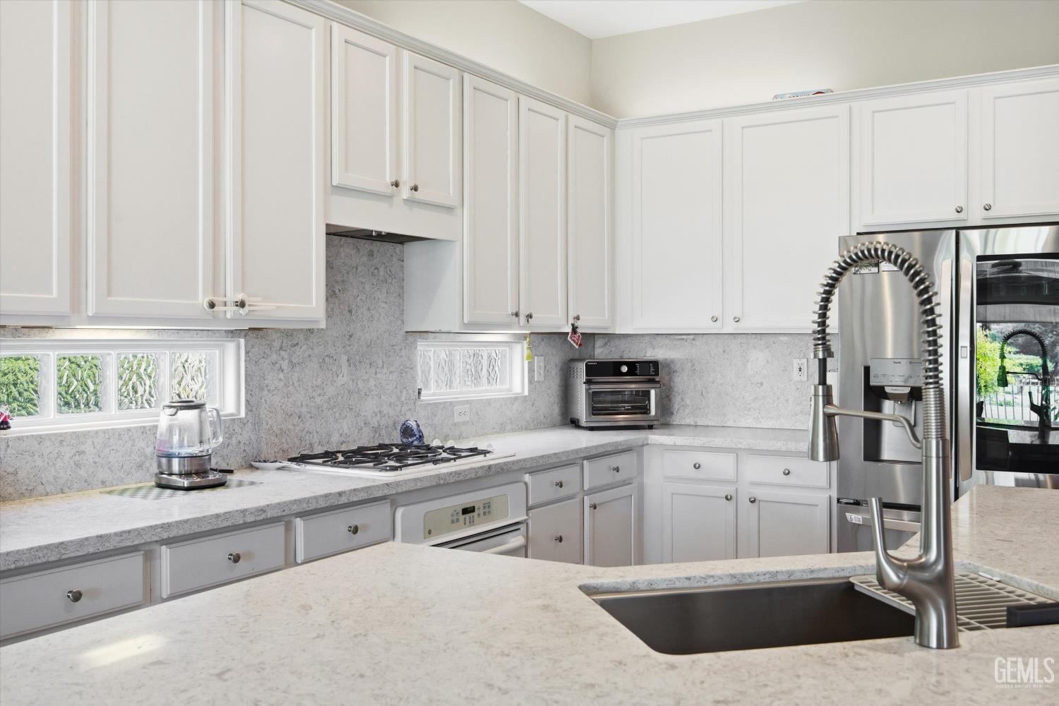 10104 Dutch Iris Drive — photo 17